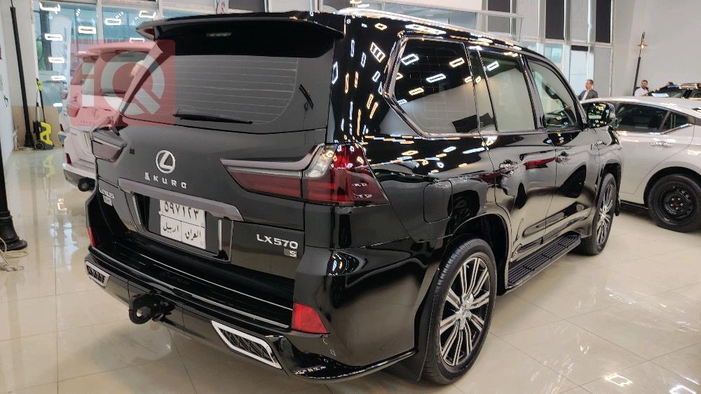 Lexus LX